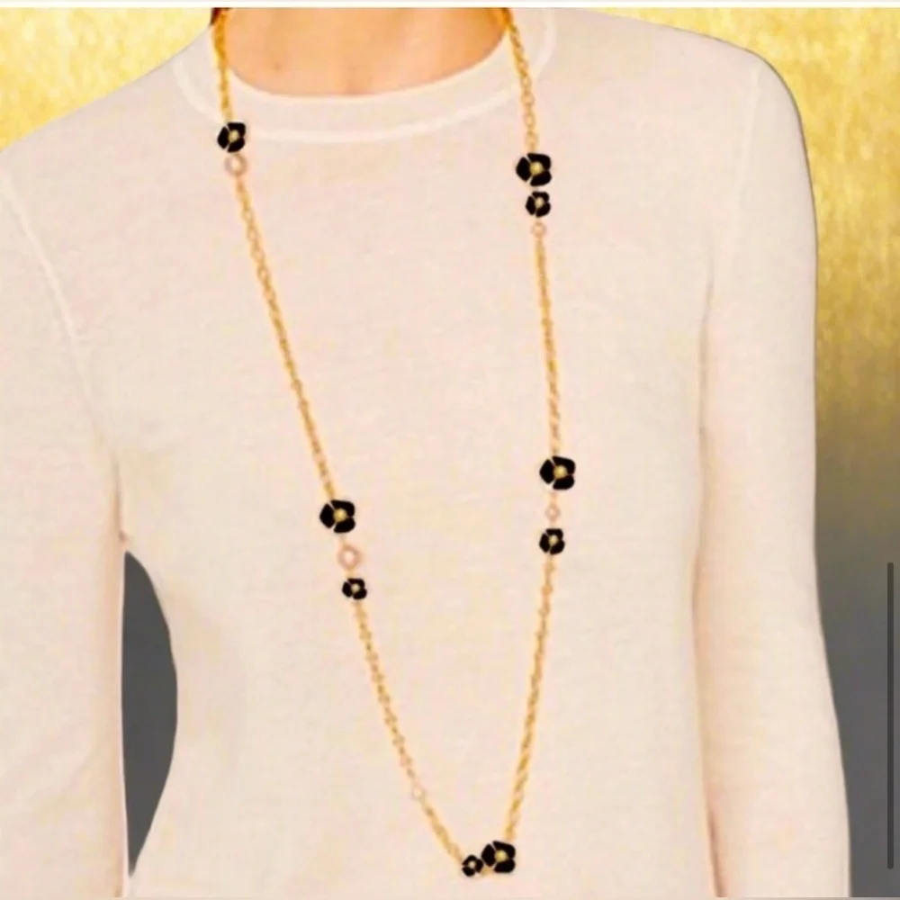 🔥🔥Authentic Designer Necklace At Awesome Prices To Buy Now & Save Price Firm